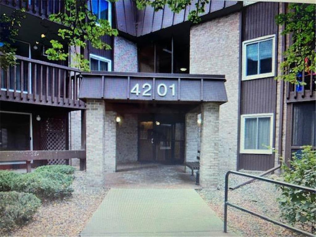 4201 Lakeside Avenue N #214 Brooklyn Center MN 55429 6329709 image1