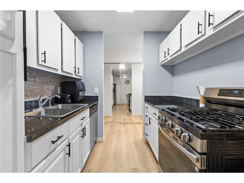 4201 Lakeside Avenue N #214 Brooklyn Center MN 55429 7113954 image3