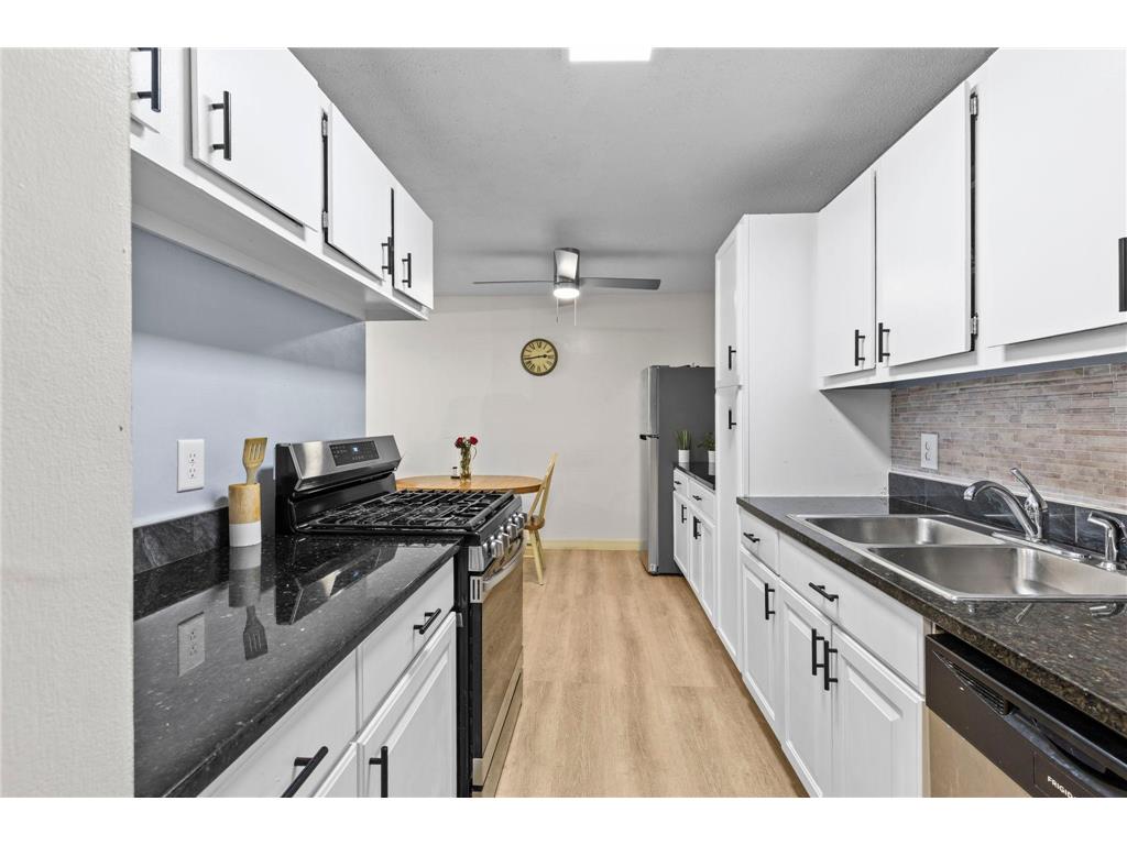 4201 Lakeside Avenue N #214 Brooklyn Center MN 55429 7113954 image4