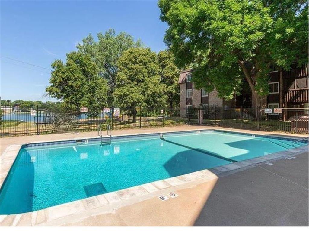 4201 Lakeside Avenue N #305 Brooklyn Center MN 55429 - Twin Lake 6506246 image1