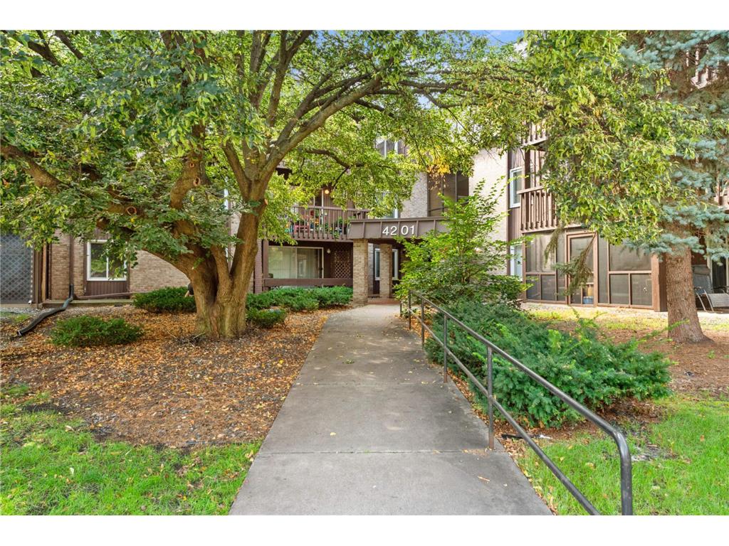 4201 Lakeside Avenue N #317 Brooklyn Center MN 55429 - Middle Twin Lake 6722172 image1