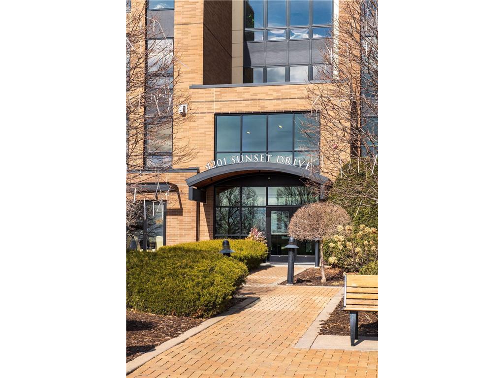 4201 Sunset Drive #N220 Spring Park MN 55384 - Lake Minnetonka 6816109 image37