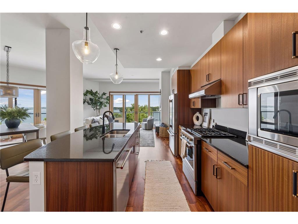4201 Sunset Drive #N505 Spring Park MN 55384 - Lake Minnetonka 7015717 image1