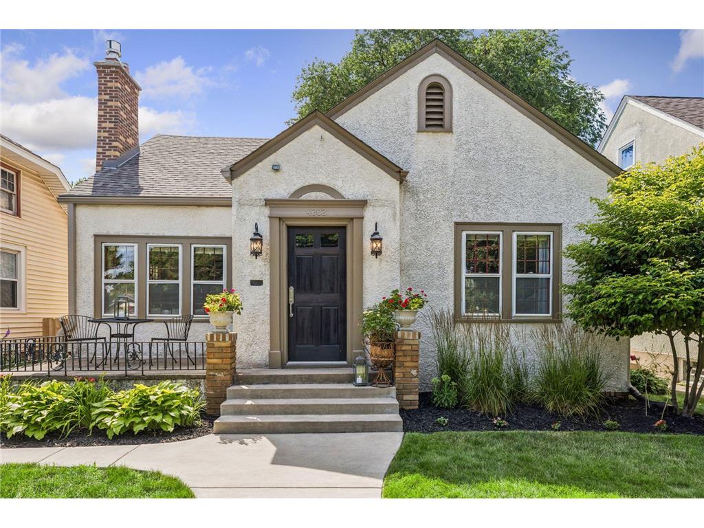 4202 Portland Avenue Minneapolis MN 55407 7107459 image1