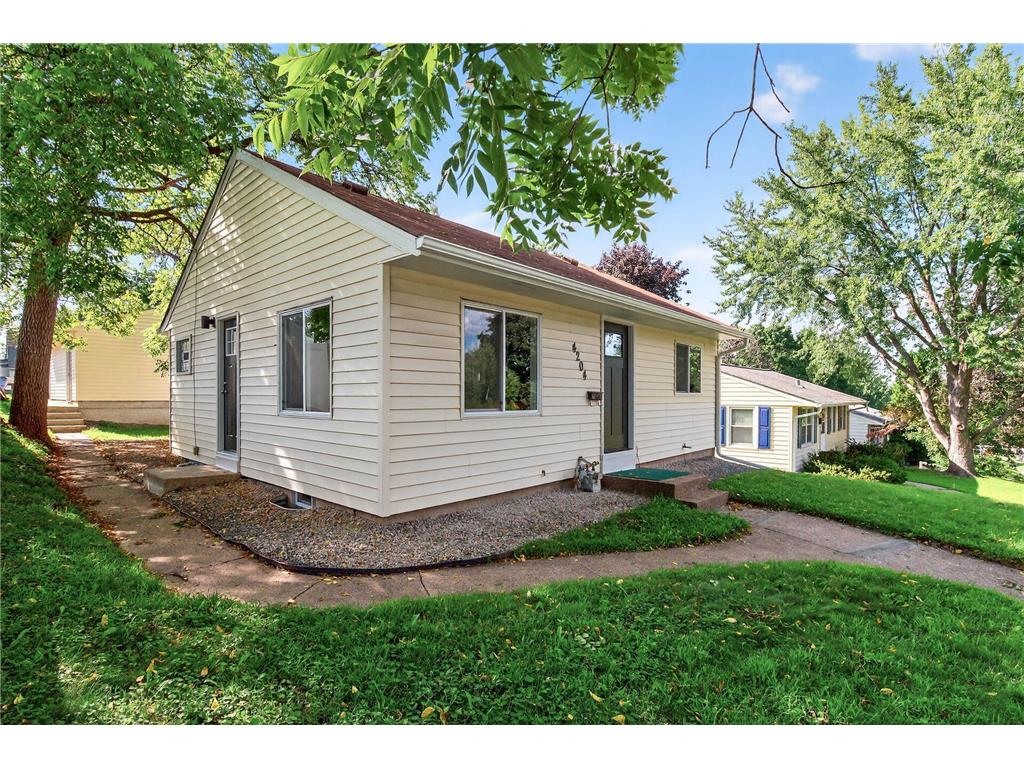 4204 Jefferson Street NE Columbia Heights MN 55421 6771932 image1