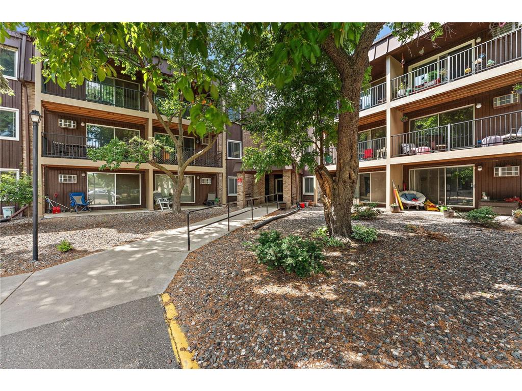 4207 Lakeside Avenue N #134 Brooklyn Center MN 55429 - Lower Twin Lake 7004002 image21