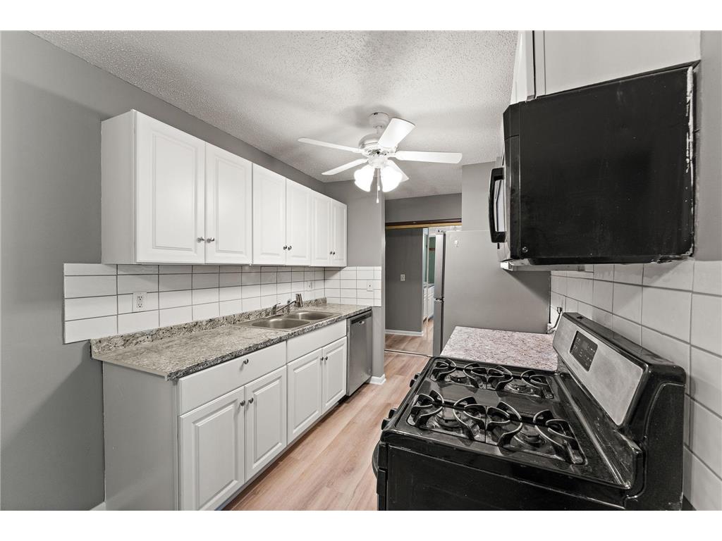 4207 Lakeside Avenue N #134 Brooklyn Center MN 55429 - Lower Twin Lake 7004002 image4