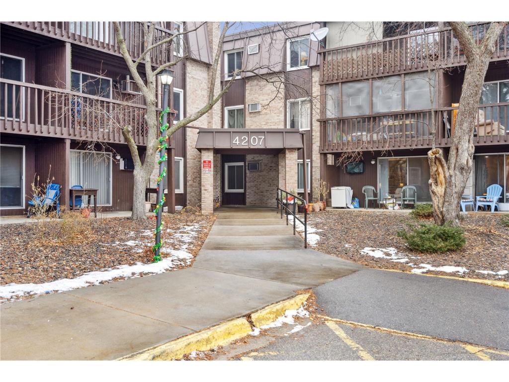 4207 Lakeside Avenue N #137 Brooklyn Center MN 55429 6481237 image1