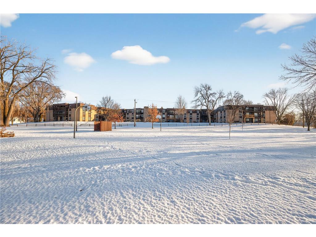 4207 Lakeside Avenue N #137 Brooklyn Center MN 55429 7004349 image30