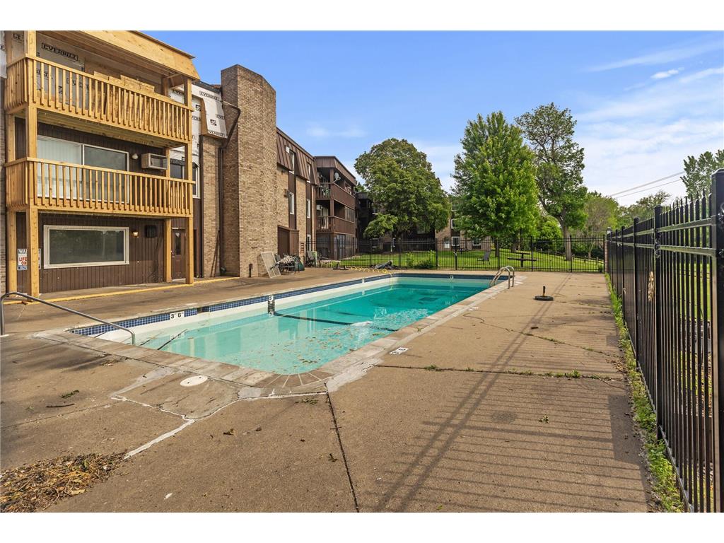 4207 Lakeside Avenue N #328 Brooklyn Center MN 55429 7068780 image33