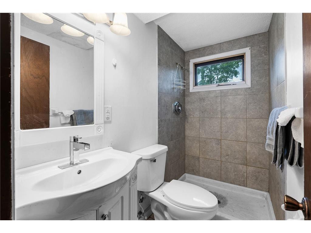 4209 81st Avenue N Brooklyn Park MN 55443 6716296 image11