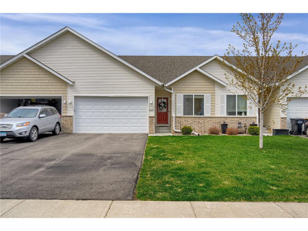 4209 Blakewood Drive Shakopee MN 55379 6325765 image1