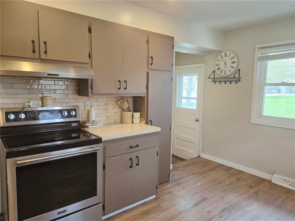 421 2nd Street SW New Richland MN 56072 7064946 image10