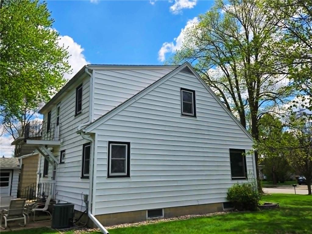421 2nd Street SW New Richland MN 56072 7064946 image3