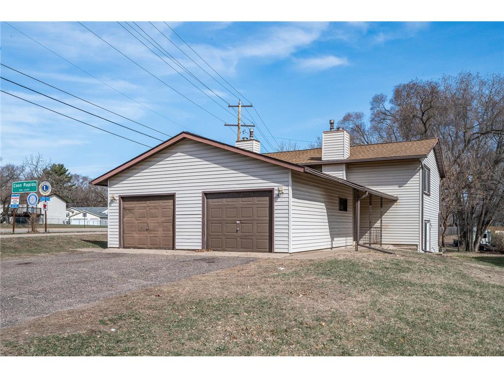 421-423 Ironton Street NE Fridley MN 55432 6703942 image1