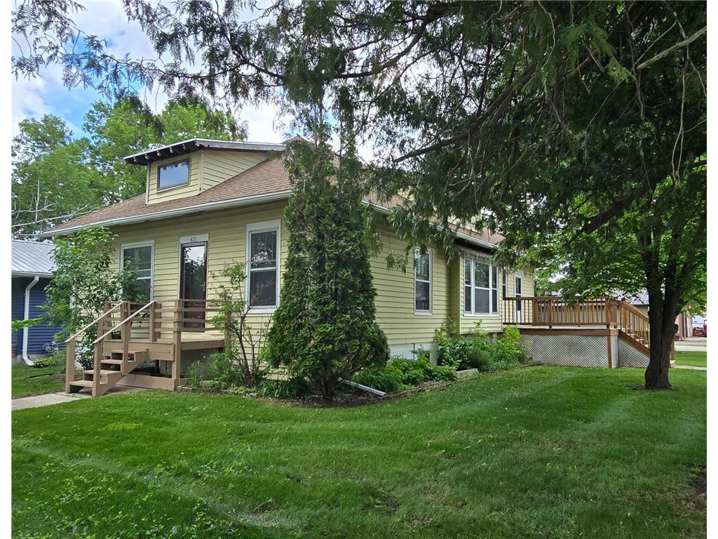 421 7th Avenue SE Pipestone MN 56164 6699177 image1