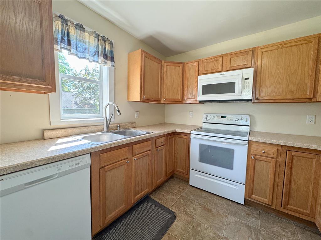 421 Bowling Avenue Detroit Lakes MN 56501 7088715 image10