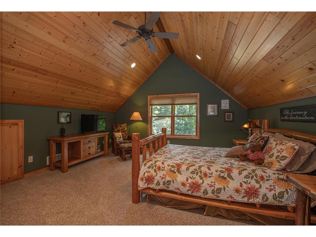421 Goshawk Lane NW Hackensack MN 56452 - Woman 7088258 image14