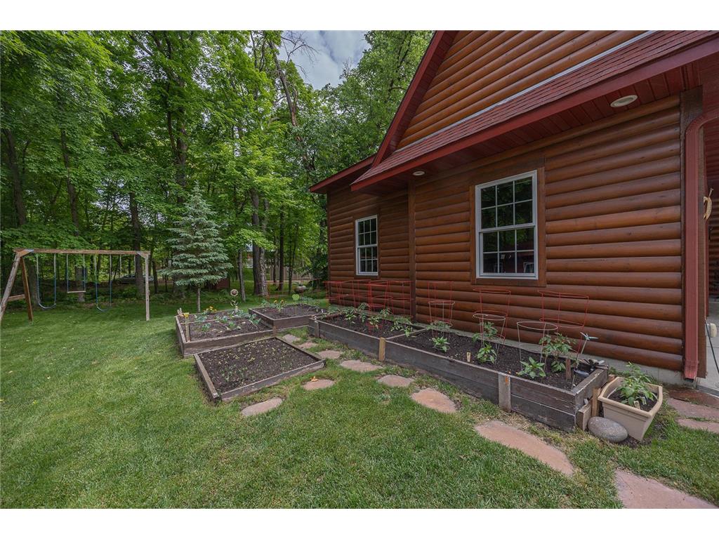421 Goshawk Lane NW Hackensack MN 56452 - Woman 7088258 image24