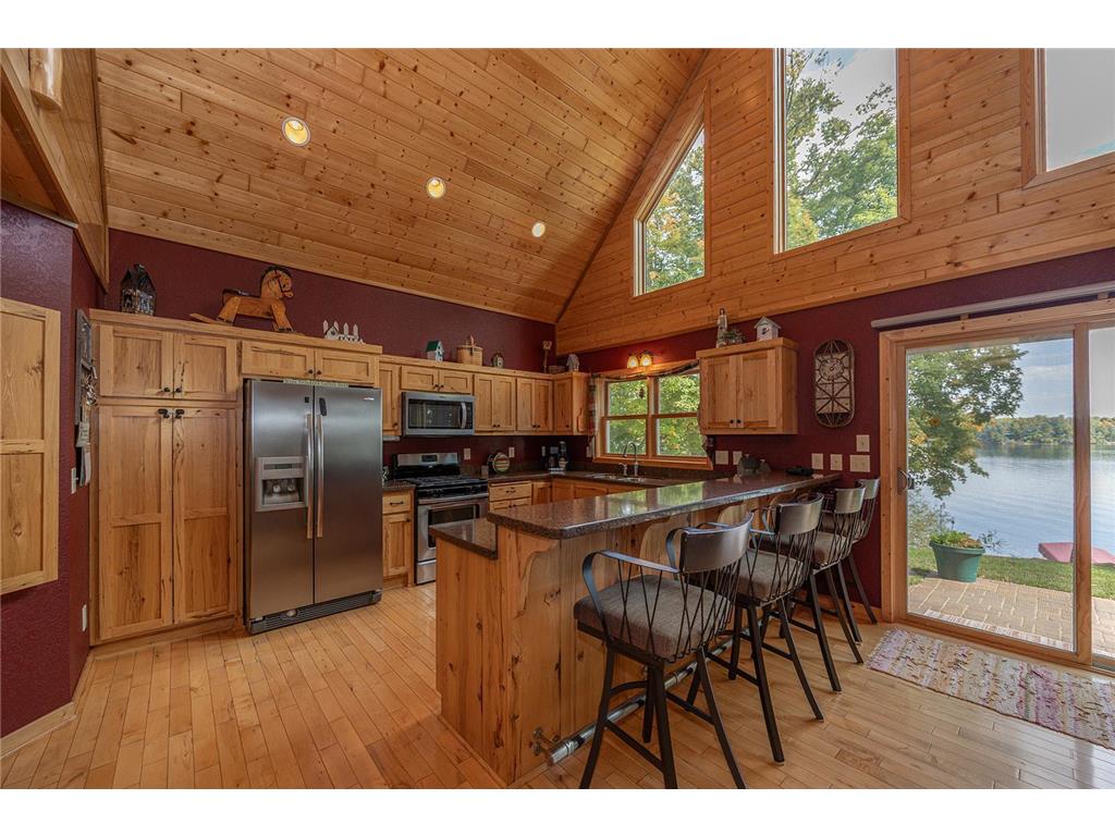 421 Goshawk Lane NW Hackensack MN 56452 - Woman 7088258 image3