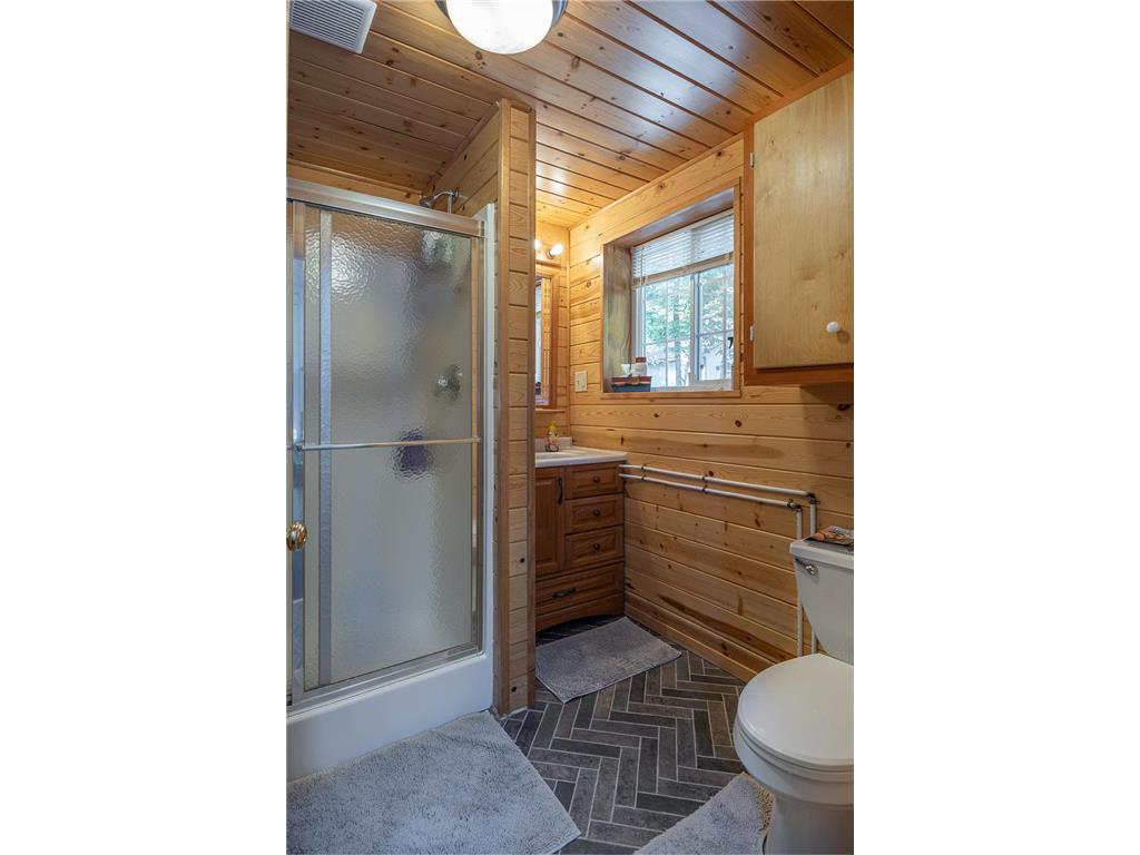 421 Goshawk Lane NW Hackensack MN 56452 - Woman 7088258 image33