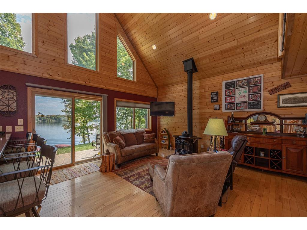421 Goshawk Lane NW Hackensack MN 56452 - Woman 7088258 image5