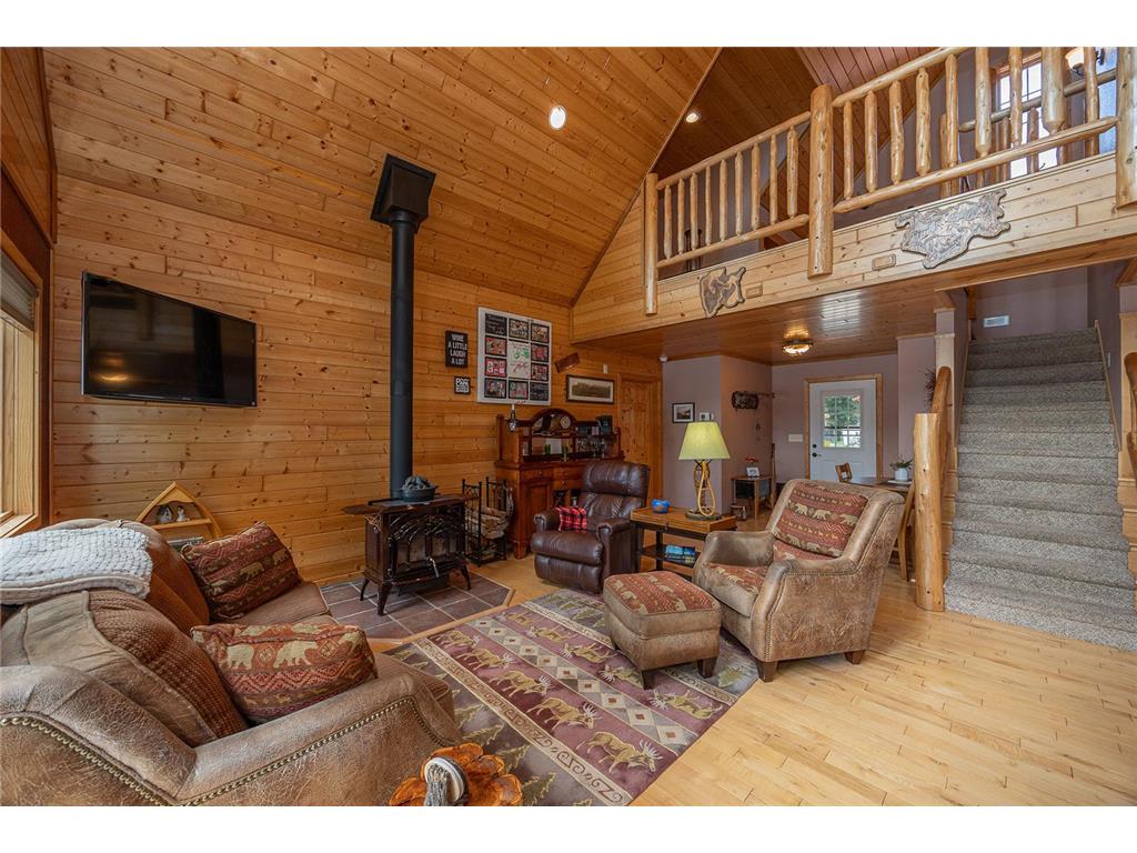 421 Goshawk Lane NW Hackensack MN 56452 - Woman 7088258 image6