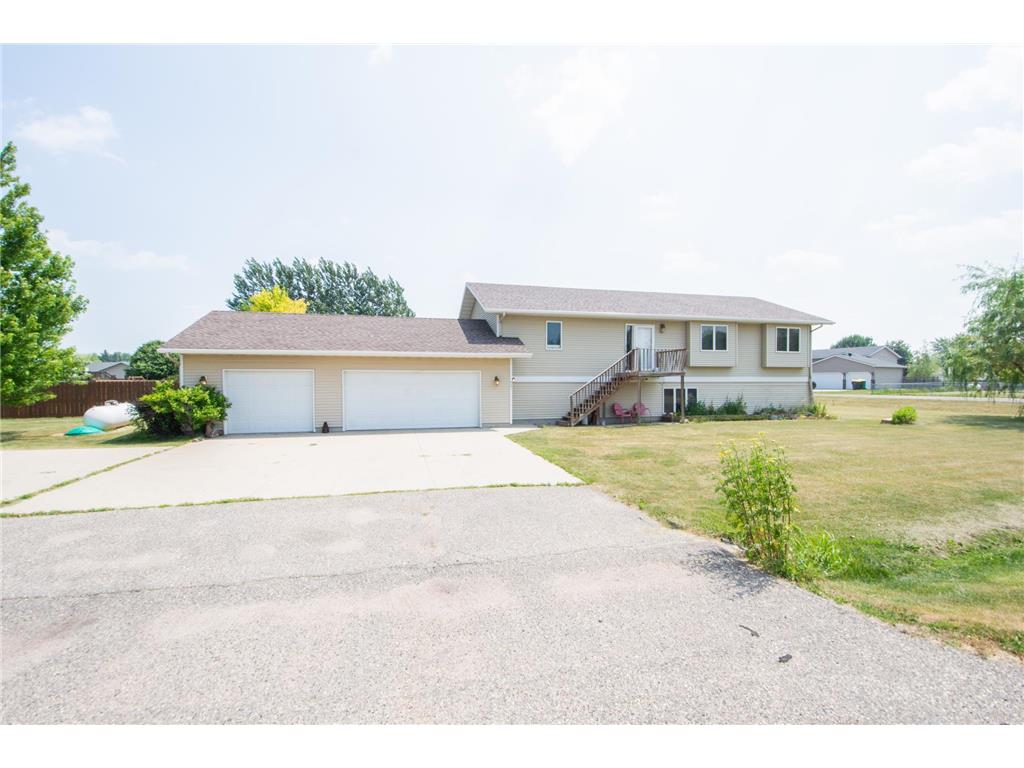 421 Lind Boulevard Harwood ND 58042 7108334 image1