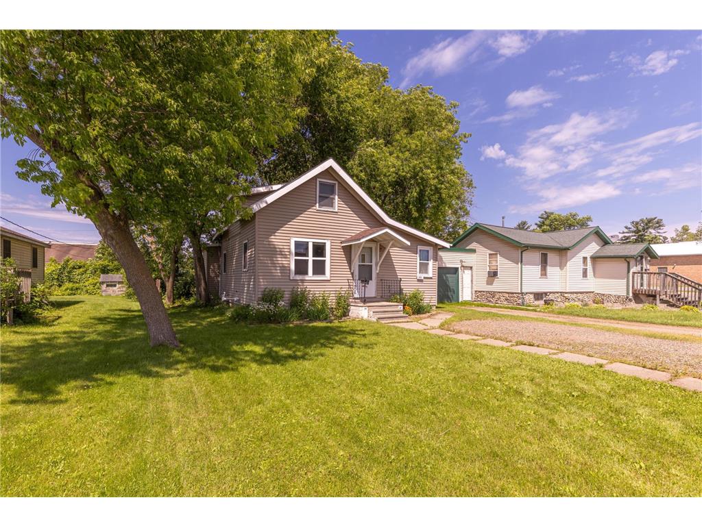 421 NW 8th Avenue, Grand Rapids, MN, 55744 MLS 6566658 Edina Realty