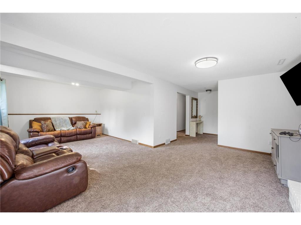 421 Rensvold Boulevard Moorhead MN 56560 7091087 image17