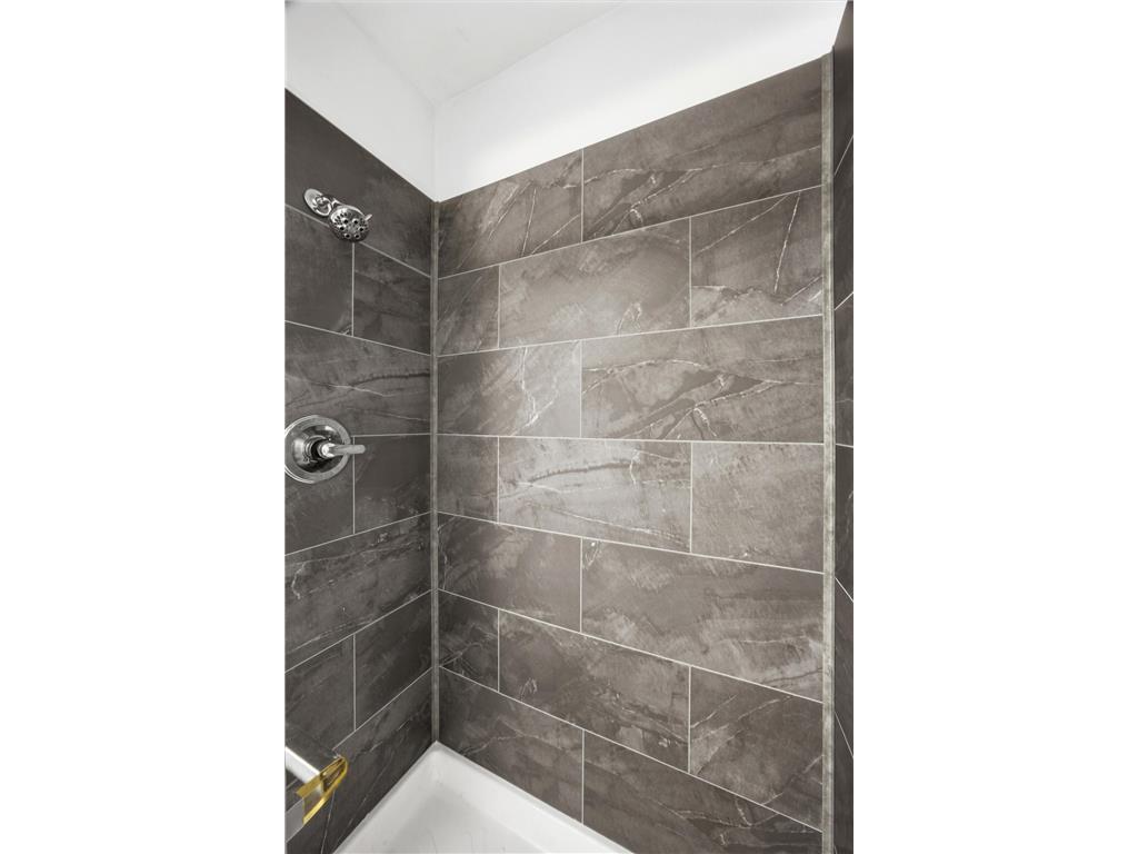 421 Rensvold Boulevard Moorhead MN 56560 7091087 image22