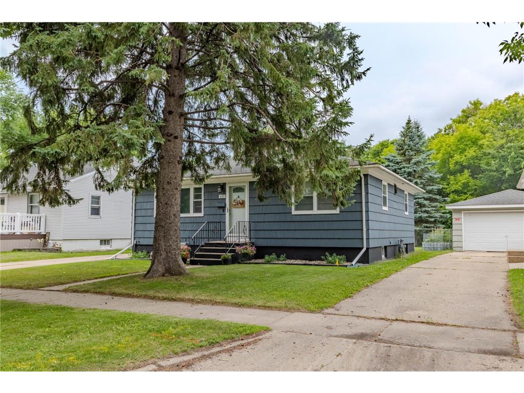 421 S 18th Street S Moorhead MN 56560 7105748 image2