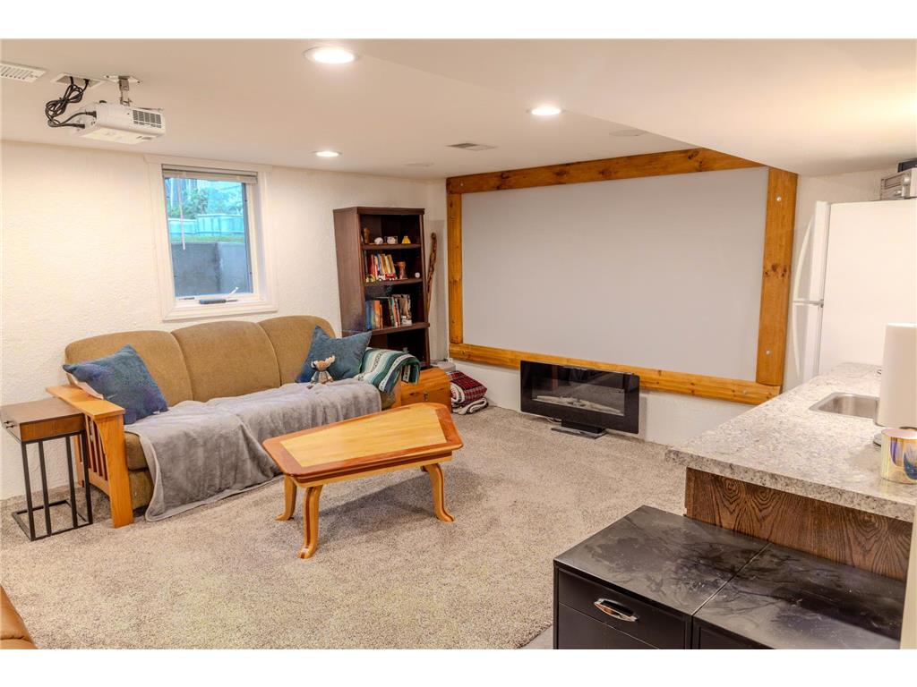 421 S 18th Street S Moorhead MN 56560 7105748 image36