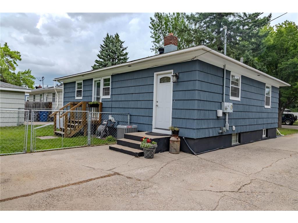 421 S 18th Street S Moorhead MN 56560 7105748 image4