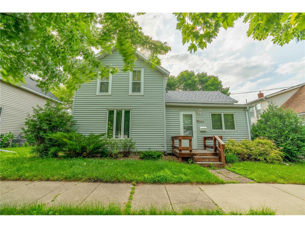 421 S Moore Street Blue Earth MN 56013 6743542 image1