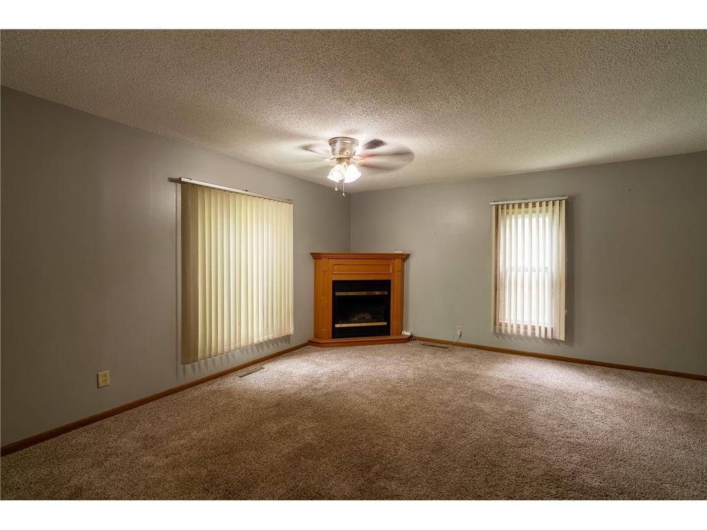 421 S Moore Street Blue Earth MN 56013 6743542 image10