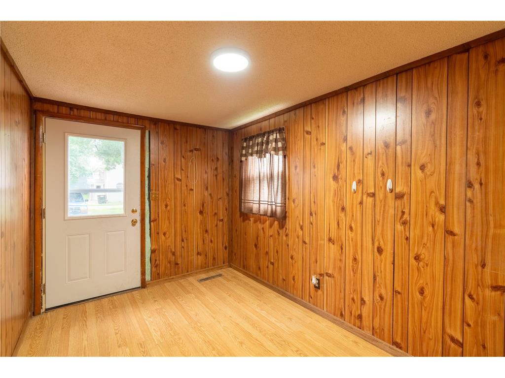 421 S Moore Street Blue Earth MN 56013 6743542 image8