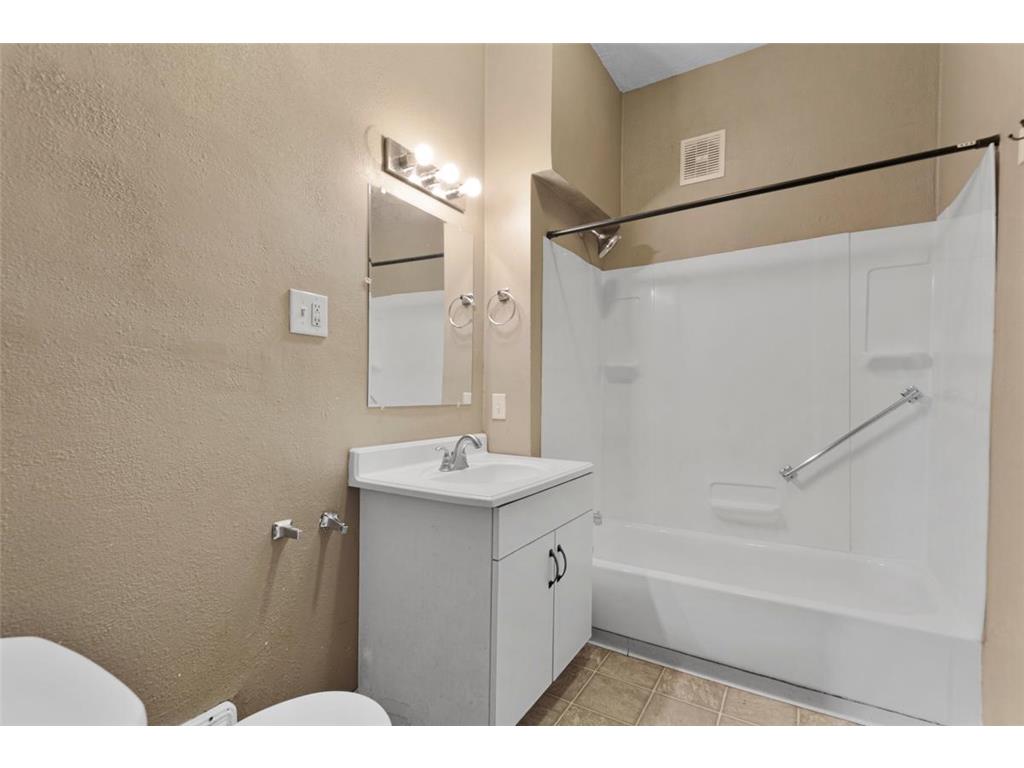 421 S Oak Avenue Owatonna MN 55060 6786084 image16