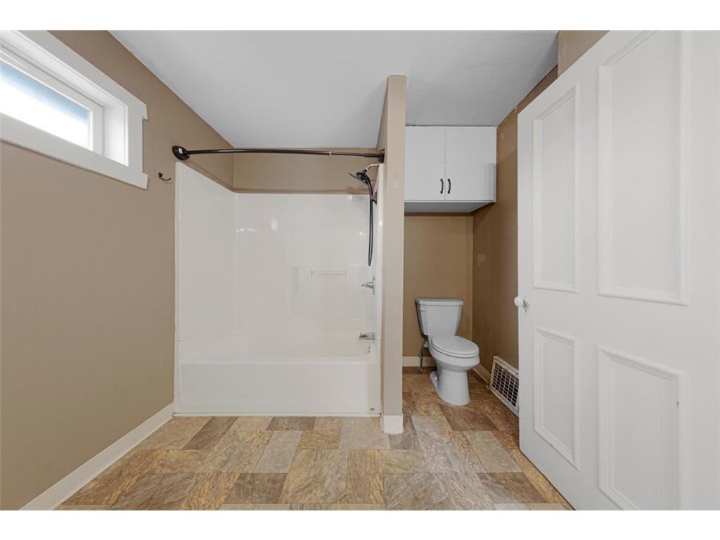 421 S Oak Avenue Owatonna MN 55060 6786084 image22