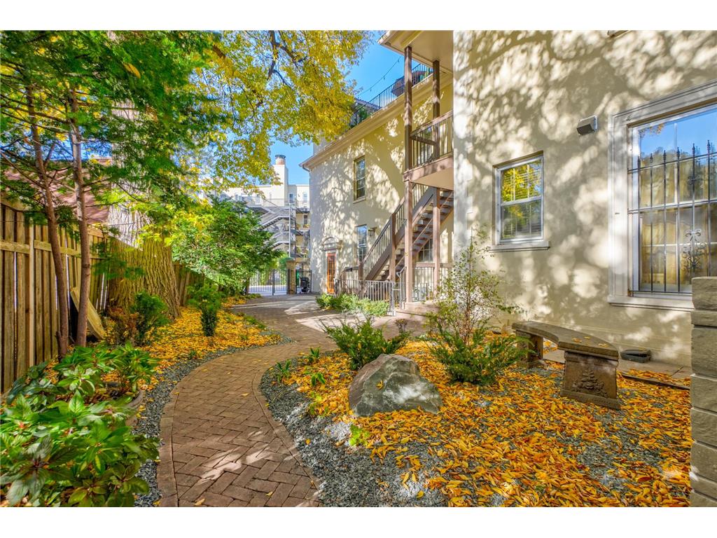 421 Summit Avenue #3 Saint Paul MN 55102 6797662 image46