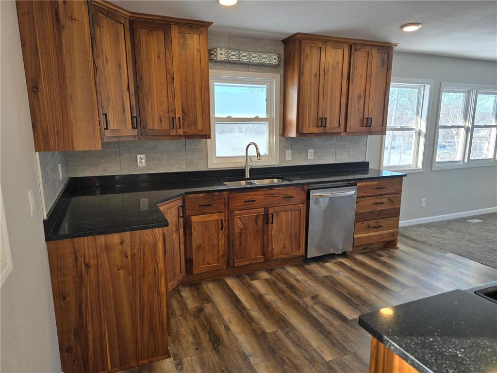 421 West Avenue Detroit Lakes MN 56501 7037075 image2