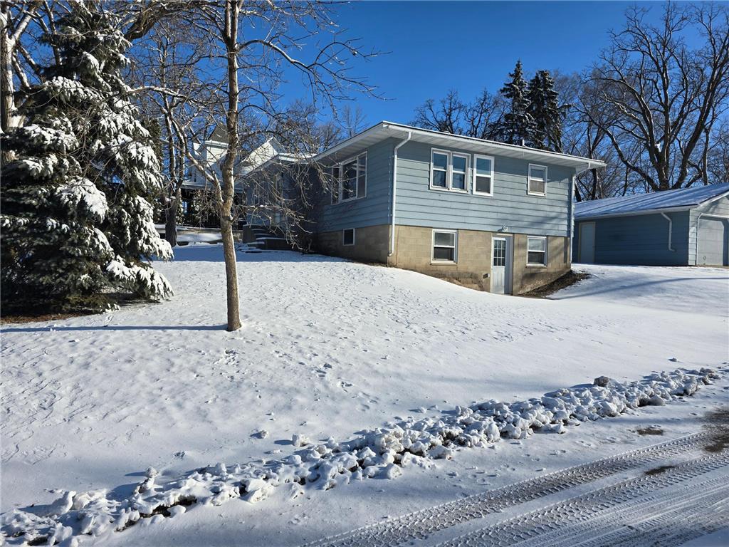 421 West Avenue Detroit Lakes MN 56501 7037075 image20