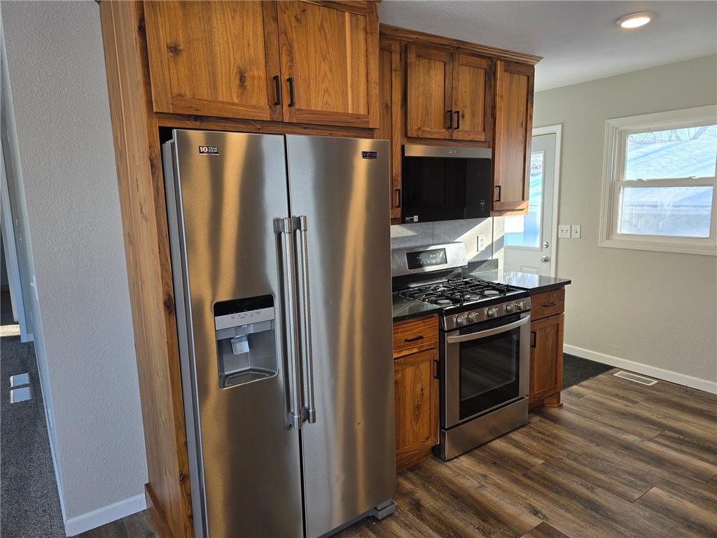 421 West Avenue Detroit Lakes MN 56501 7037075 image4