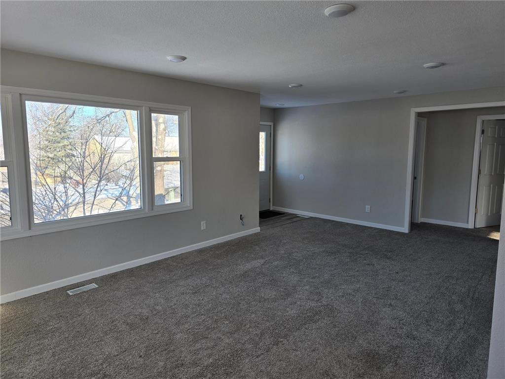 421 West Avenue Detroit Lakes MN 56501 7037075 image6