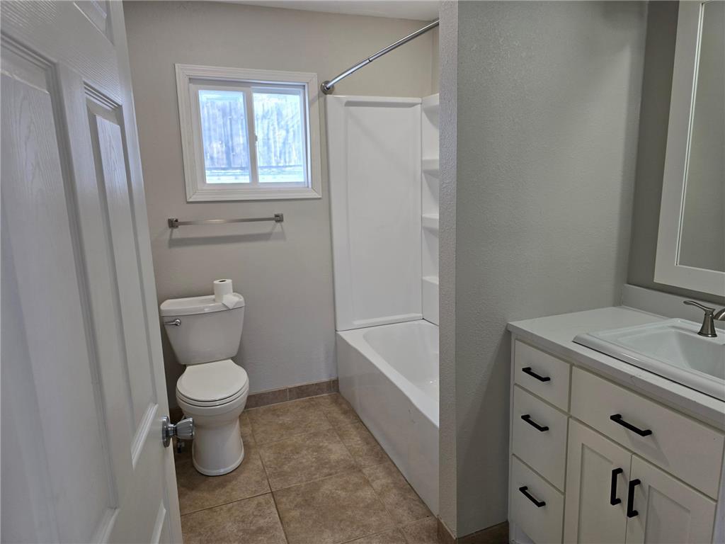 421 West Avenue Detroit Lakes MN 56501 7037075 image9