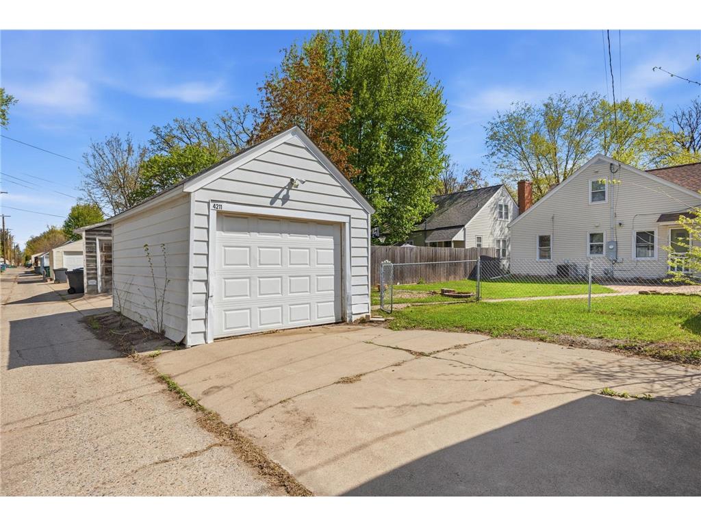 4211 Russell Avenue N Minneapolis MN 55412 7052575 image22