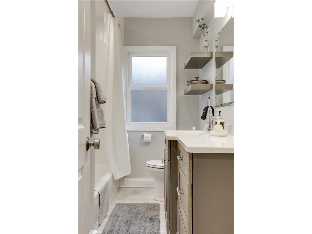 4214 Queen Avenue S Minneapolis MN 55410 7076186 image17