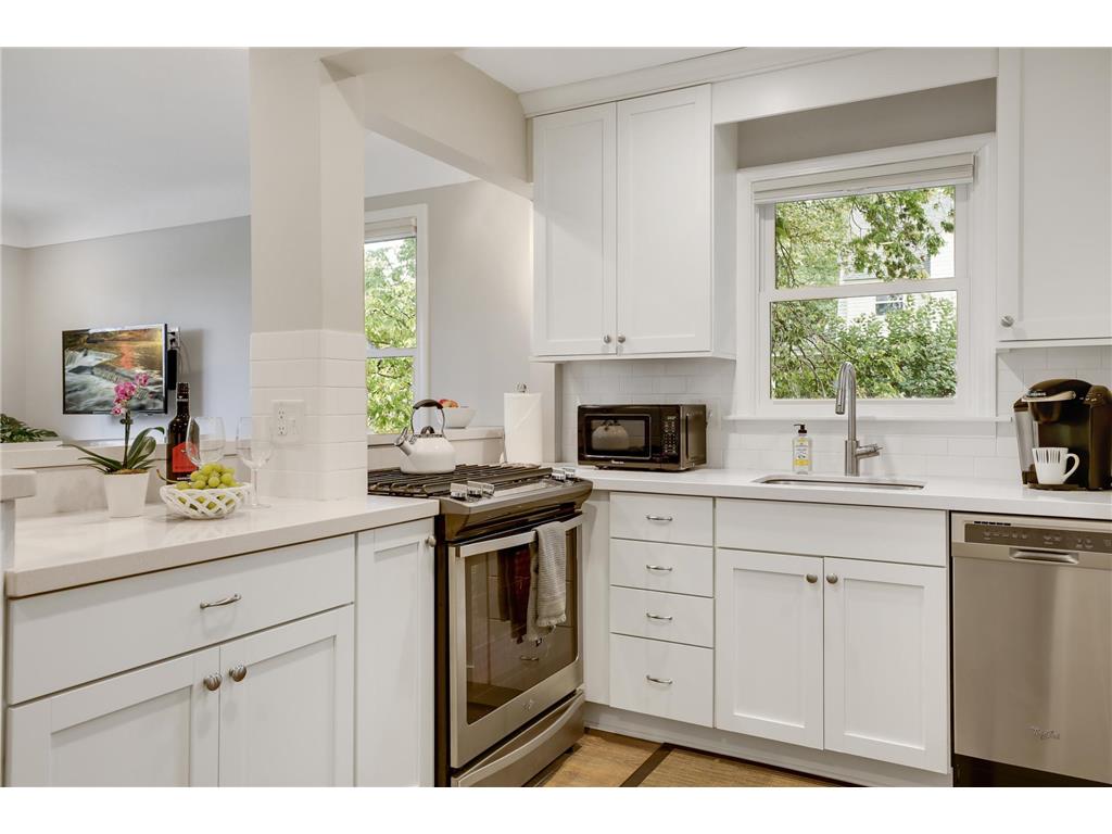 4214 Queen Avenue S Minneapolis MN 55410 7076186 image36