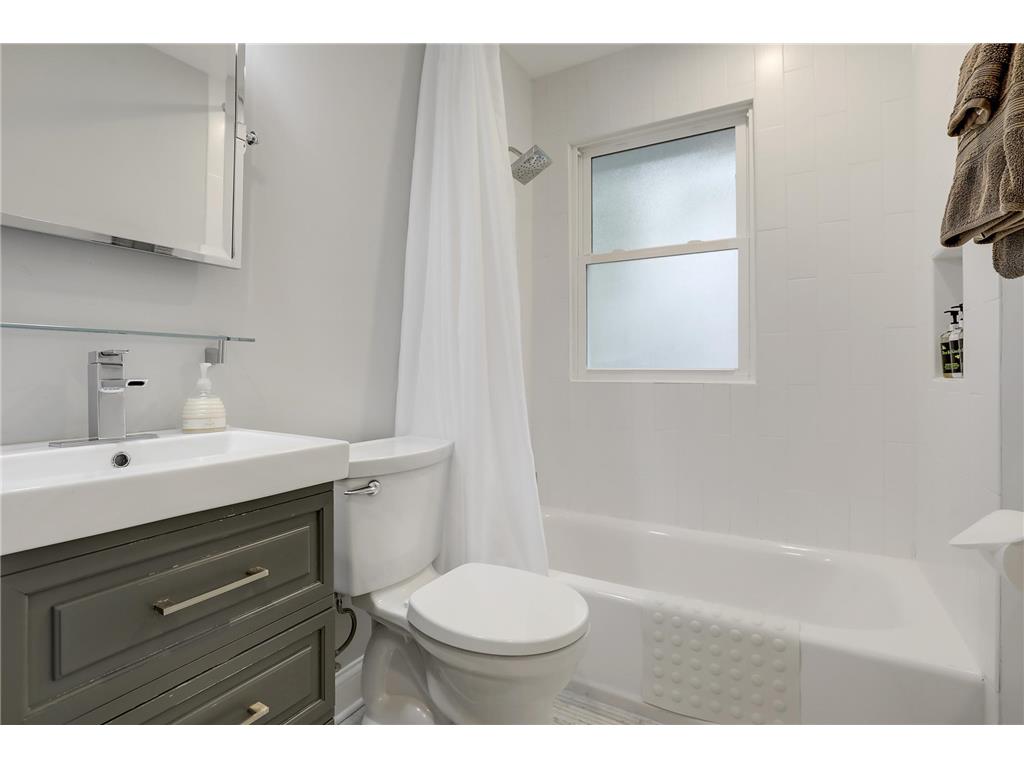 4214 Queen Avenue S Minneapolis MN 55410 7076186 image43