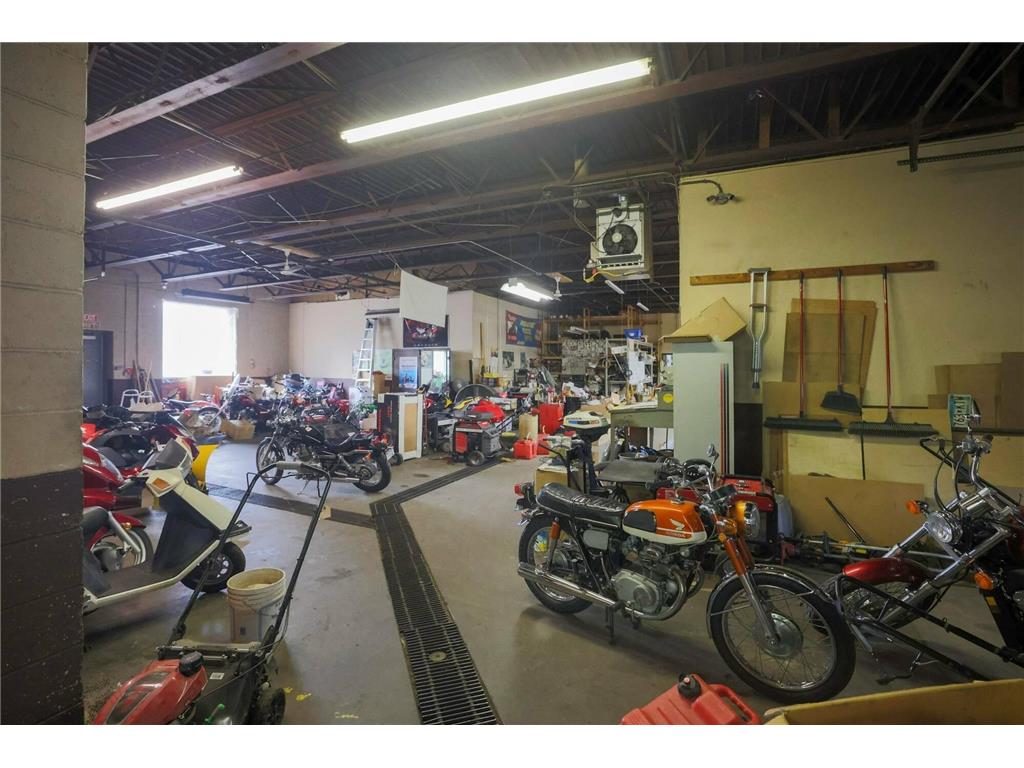 4215 E Lake Street Minneapolis MN 55406 6733677 image17